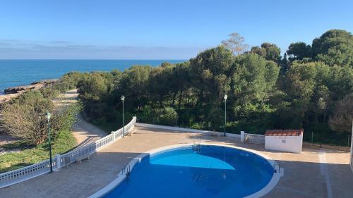 Apartamento Con Piscina Frente Al Mar