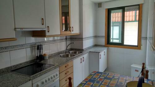 Apartamento Alojamiento Con Garaje A 50m De Playa Caneli�as