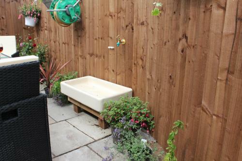 Lowes Meadow Cottage Holiday Rental