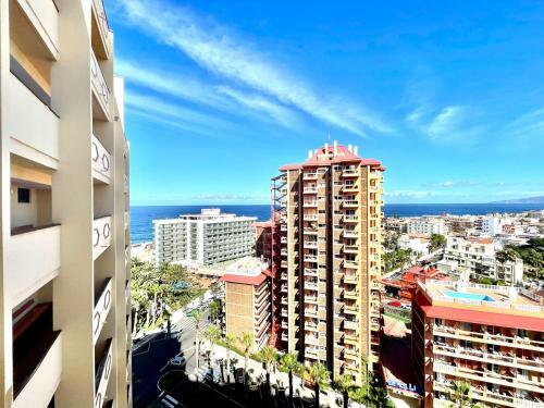 Apartment With Ocean Views In Playa Jardin
