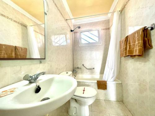Apartment With Ocean Views In Playa Jardin