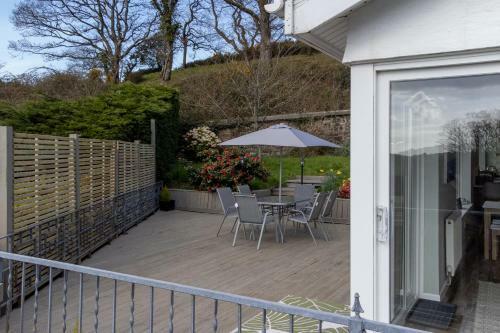 Solace - Beautiful Cottage, Views Over The Wooded Valley