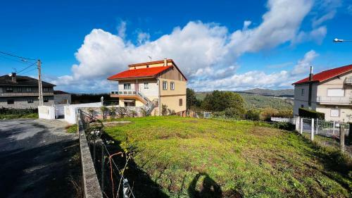Espaciosa Casa Rural, 3 Rooms, 2bthros, Muy Acogedora.