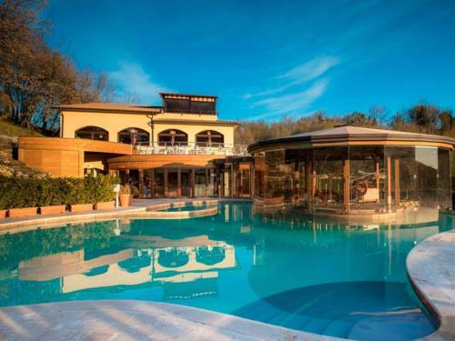 Welcoming Lodge In Scansano With Private Terrace