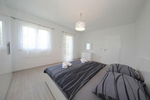 Stylish And Modern Sea View Apartment Giulia