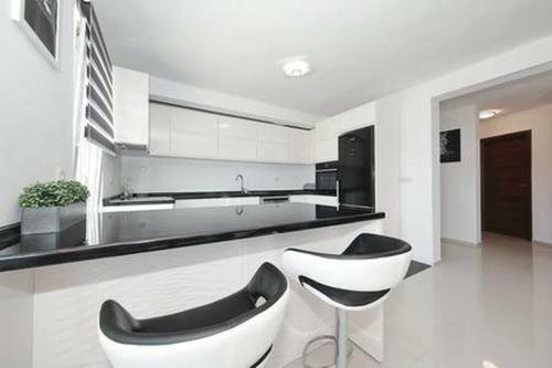 Stylish And Modern Sea View Apartment Giulia