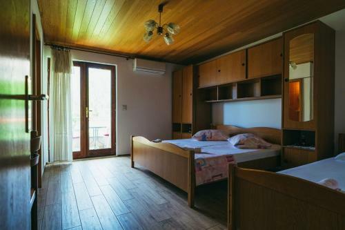 Apartments Lovre - Close To The Sea
