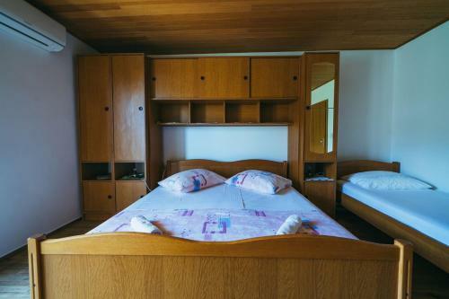Apartments Lovre - Close To The Sea