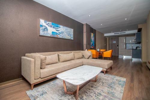 Hotel Ioka H�tel & Suites Lom�