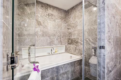 Star City Hotel & Apartments