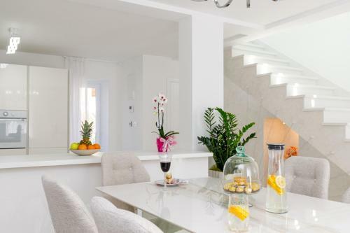 Deluxe Apartment In Casa Aurelia