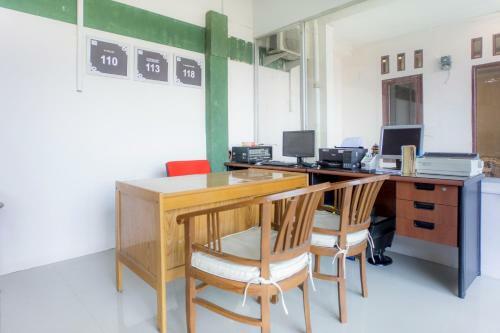 Hotel Vaccinated Staff - Oyo Life 2354 Rose House