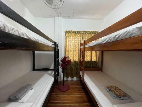Hotel Oyo 796 Southpoint Hostel And Restobar