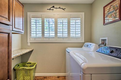 Lake Arrowhead Home With Fireplace And Game Room!