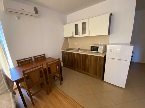 Kamelia Grand Apartments