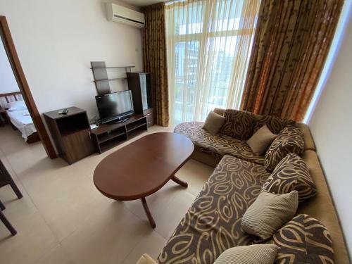 Kamelia Grand Apartments