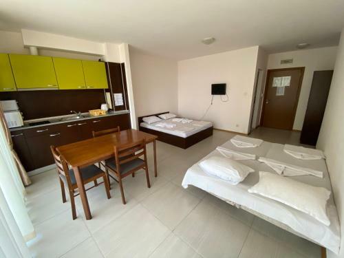 Kamelia Grand Apartments