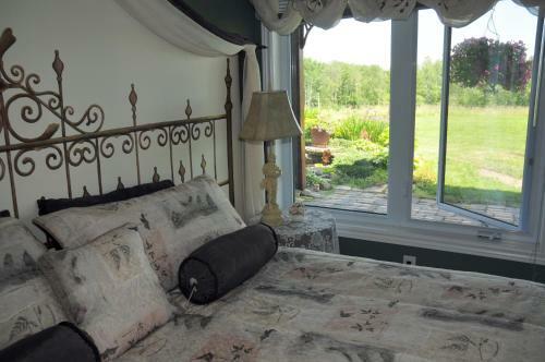 Golden Pathways Retreat B&B