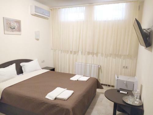 Breeze Hotel
