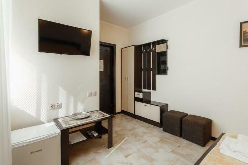 Breeze Hotel