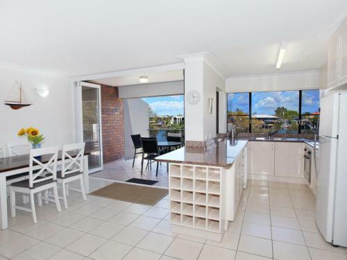 Maui 6 - Two Bedroom Apartment On Parkyn Parade