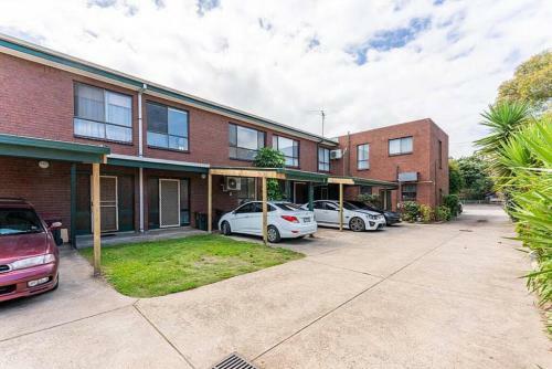 Townhouses Near Chadstone By Readyset