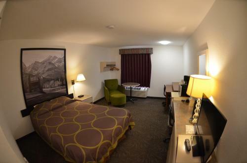 Hotel Super 8 By Wyndham Taber Ab
