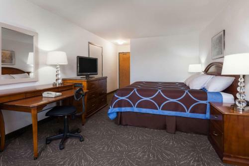 Hotel Super 8 By Wyndham Taber Ab