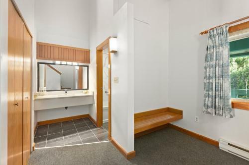 Hotel Canadian Princess Lodge & Marina