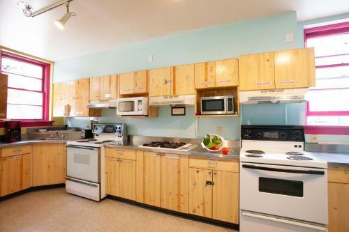 Albergue Ocean Island Inn | Backpackers | Suites