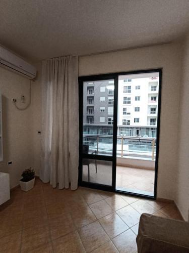 Serene Apartment Next To The Beach.