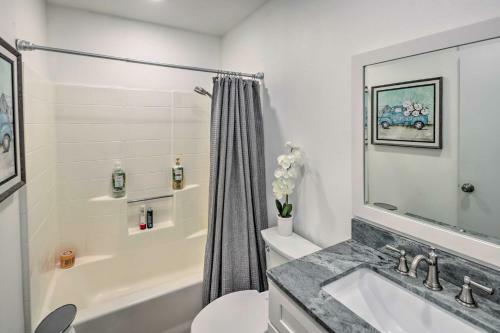 Peaceful Bullhead City Home With Patio And Pool!