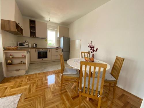 Apartamento Potpuno Opremljen Stan U Centru Trebinja