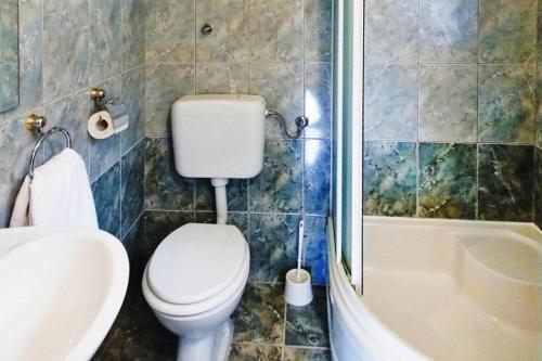 Apartment In Vir Near The Beach