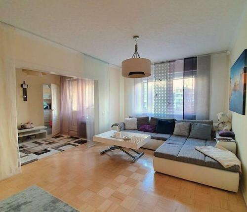 Apartamento 1-bedroom Rental Unit With Free Parking