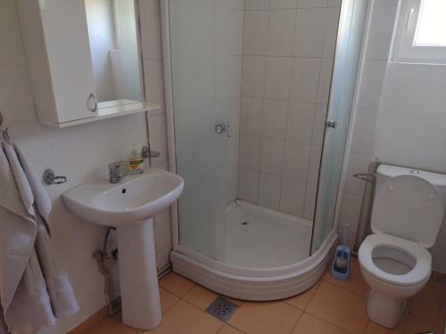 Hostal Shale Apartments And Rooms