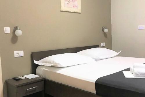 Hostal Berulia Rooms