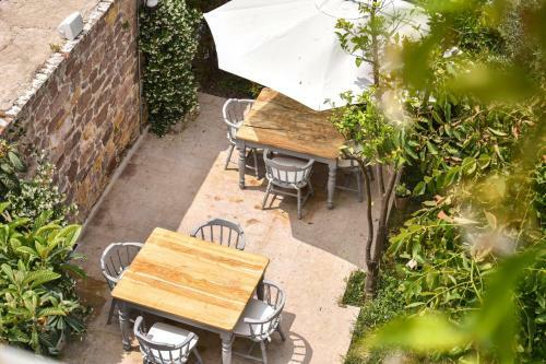 Hostal Lunaria Guest House