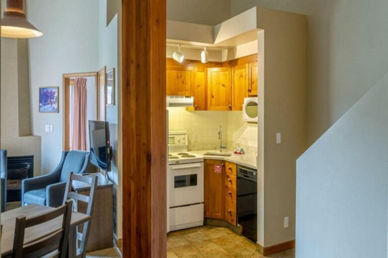 Nancy Greene's Cahilty Lodge - Hotel Room