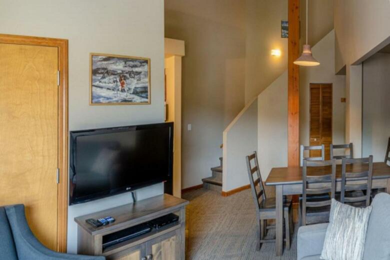 Nancy Greene's Cahilty Lodge - Hotel Room