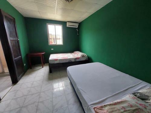 Albergue Twin Fin Plaza