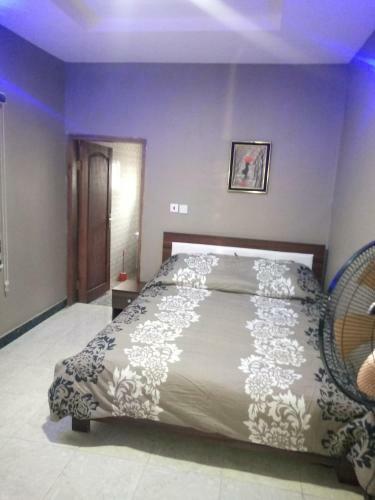 Hostal Kremaduke City Views And Palaces