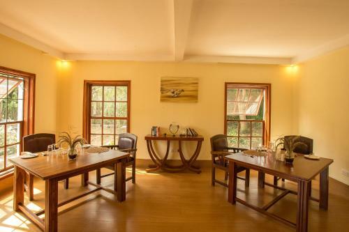Hotel Amani Safari Lodge