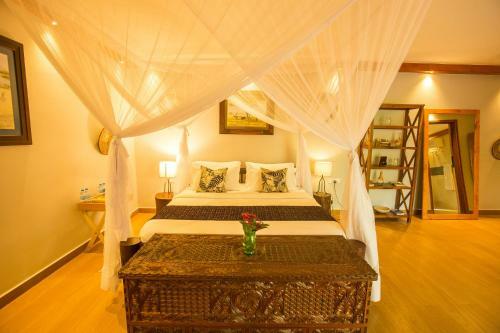 Hotel Amani Safari Lodge