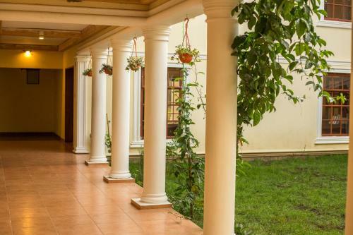 Hotel Amani Safari Lodge
