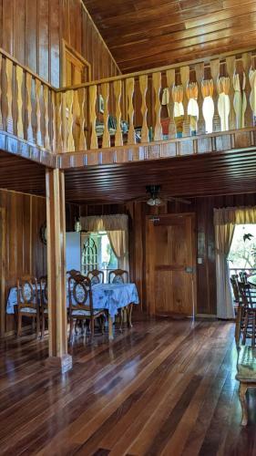 Rossy's Villa And Garden's