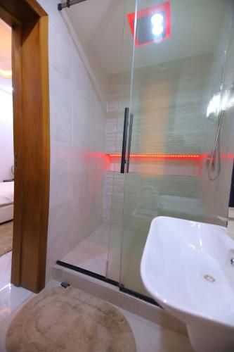 Apartamento Luxurious 2 Bedroom Shortlet, Midak Mews