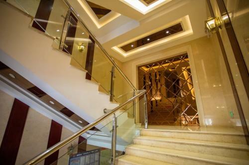 Thw Hotel