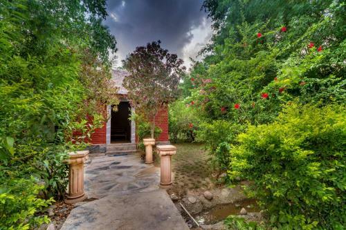 Hotel Lohagarh Corbett Resort