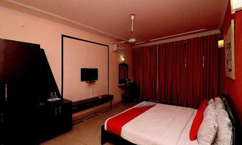 Oyo 89078 Hotel Jc Chelet